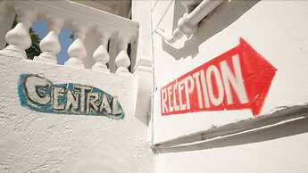 Central Hotel - Hostel