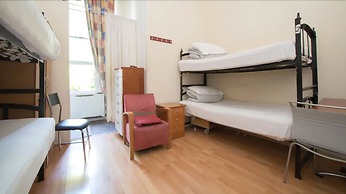 Central Hotel - Hostel