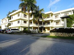 Summer Holiday Hotel