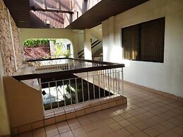 Summer Holiday Hotel