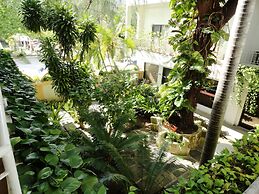 Summer Holiday Hotel