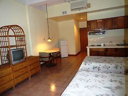 Summer Holiday Hotel