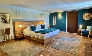 The Paradise Peak - Adults Only