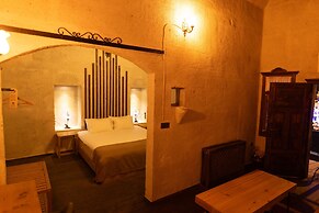 Lemon Cave Suites And Coffee House