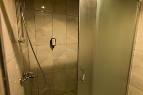 Lemon Cave Suites And Coffee House