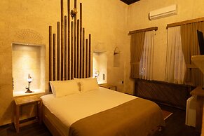 Lemon Cave Suites And Coffee House