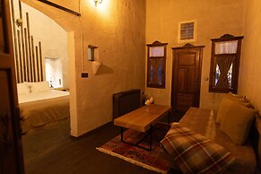 Lemon Cave Suites And Coffee House