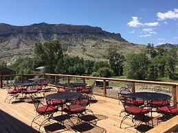 Eycat Lodging Company