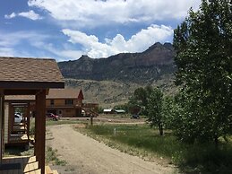 Eycat Lodging Company