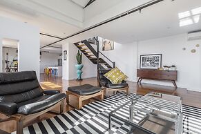 StayCentral - Fitzroy Converted Warehouse Penthouse