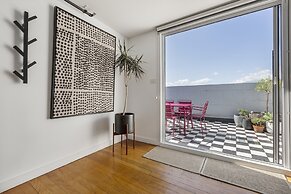 StayCentral - Fitzroy Converted Warehouse Penthouse