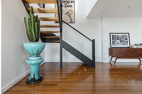 StayCentral - Fitzroy Converted Warehouse Penthouse