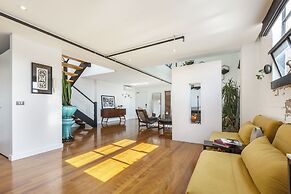 StayCentral - Fitzroy Converted Warehouse Penthouse