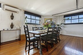 StayCentral - Fitzroy Converted Warehouse Penthouse