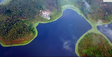 Casa Lake View Resort