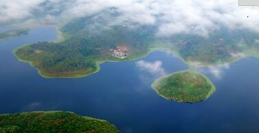 Casa Lake View Resort