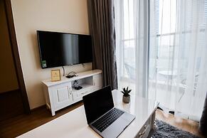 Homefromhome Metropolis Apartments