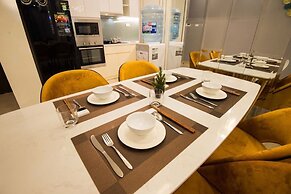 Homefromhome Metropolis Apartments