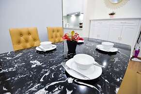 Homefromhome Metropolis Apartments