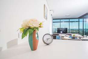 2bed1bath High-end APT at Olympic Parkviews+p