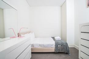 2bed1bath High-end APT at Olympic Parkviews+p