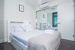 2bed1bath High-end APT at Olympic Parkviews+p