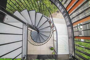 Inner City Penthouse With Private Rooftop