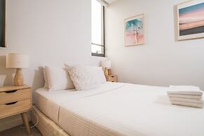 Inner City Penthouse With Private Rooftop