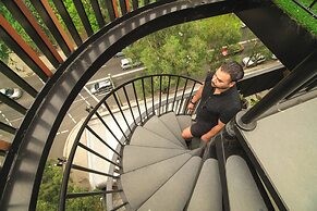 Inner City Penthouse With Private Rooftop