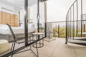 Inner City Penthouse With Private Rooftop