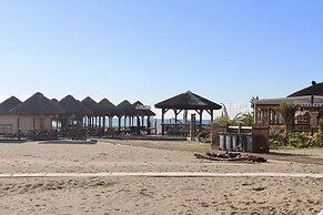 Playamar - Exclusive Beach Apartment With Pool, Tennis and Wifi