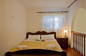 Nikos Sea view apts Milos