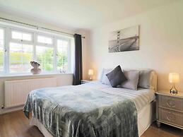 Inviting 7-bed House With sea Views in Hythe