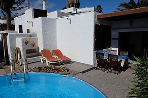 Little House With Pool,sea-and Mountainview and big Sunterrace for 4 P