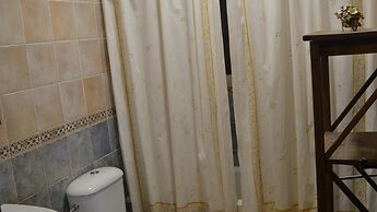 Serene Retreat in Lake Vinuela With Breathtaking Views