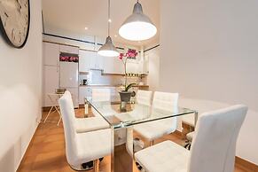 Plaza Santa Ana Apartment