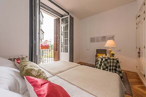 Plaza Santa Ana Apartment