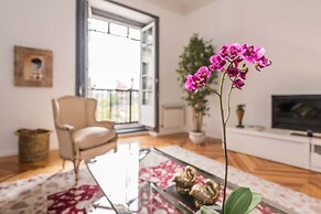 Plaza Santa Ana Apartment