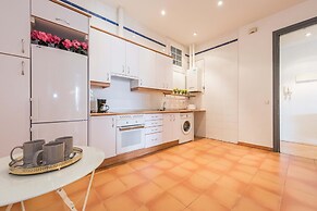 Plaza Santa Ana Apartment