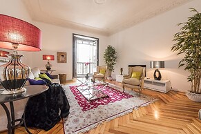 Plaza Santa Ana Apartment