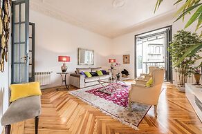 Plaza Santa Ana Apartment