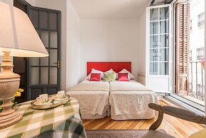 Plaza Santa Ana Apartment