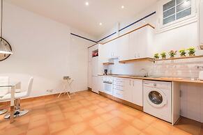 Plaza Santa Ana Apartment