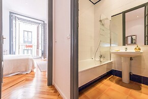 Plaza Santa Ana Apartment