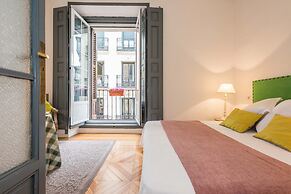 Plaza Santa Ana Apartment