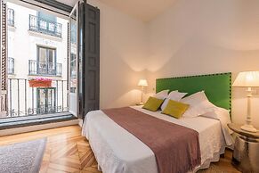 Plaza Santa Ana Apartment