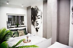 Warsaw Concierge Modern Studio