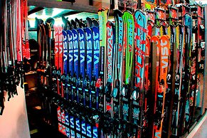 Comfortable Apartment With Wifi and Parking Space