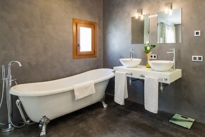 Mafloras Luxury Beach Apartment