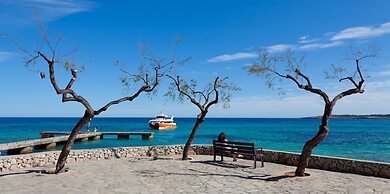 Mafloras Luxury Beach Apartment